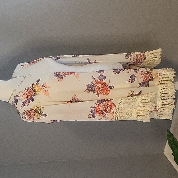 Xhilaration Floral Lace and Tassel Trimmed Bohemian Kimono Cover- Up - Size L - Picture 2 of 7